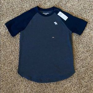 NWT Abercrombie Boys T-shirt- Size 11/12